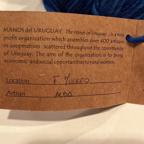 Manos del Uruguay 100% Extra Fine Merino Wool Kettle Dyed - Picture 4 of 5